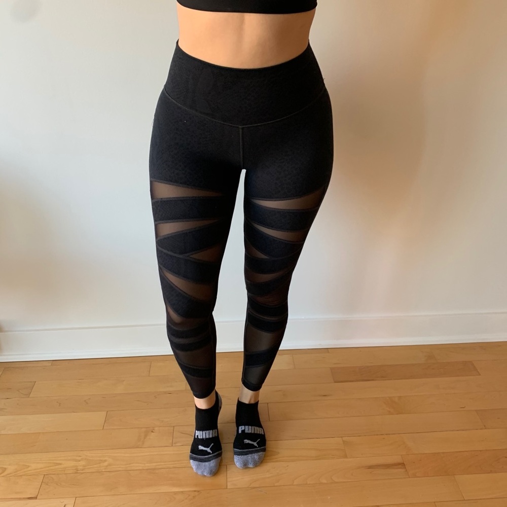 LULULEMON Super High Waist X-Cross Mesh Leggings